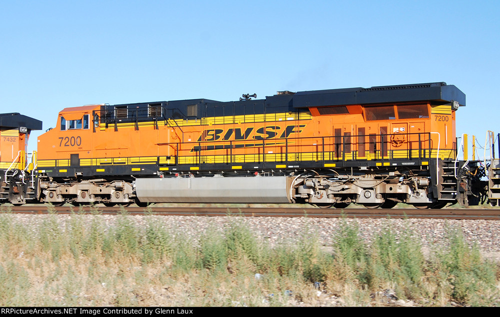 BNSF 7200